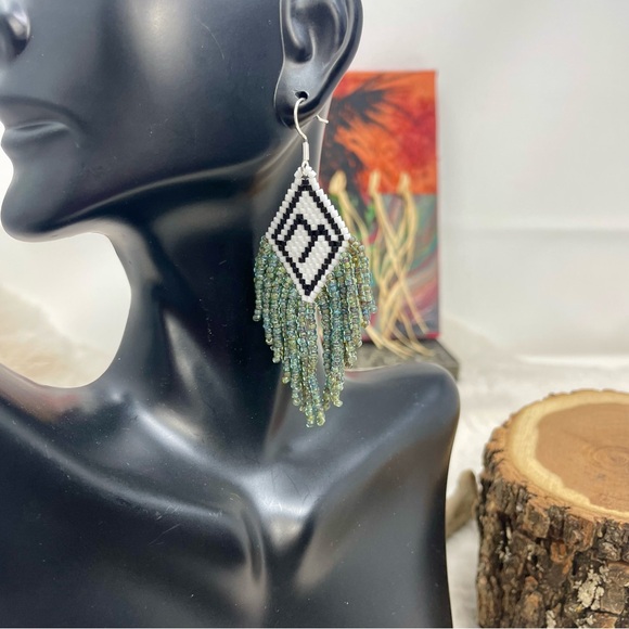 Beaded Fringe Earrings Mountains - Picture 3 of 6